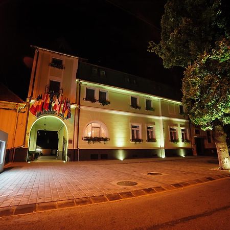 Stokker Hotel Oradea Bagian luar foto