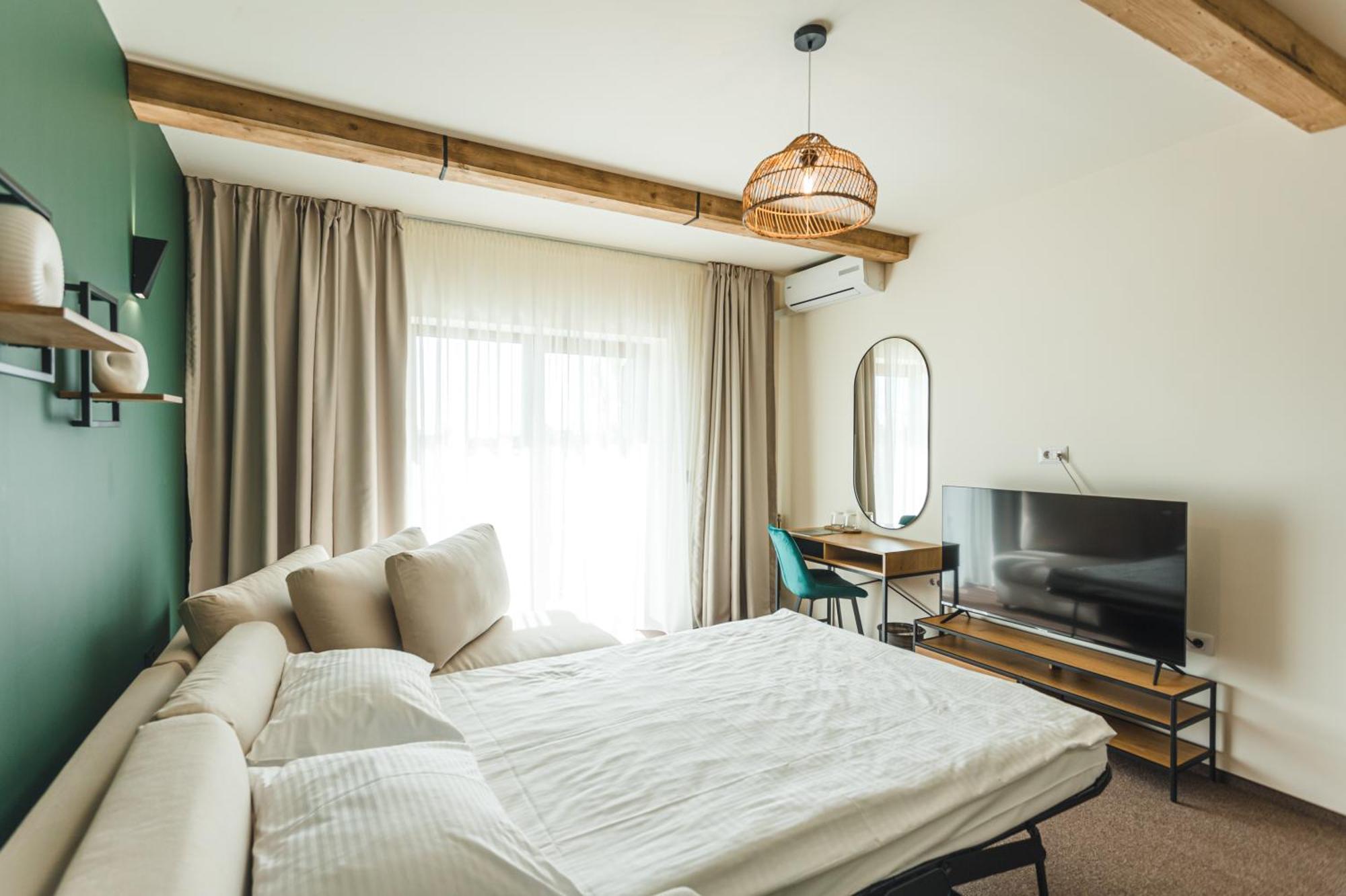 Stokker Hotel Oradea Bagian luar foto