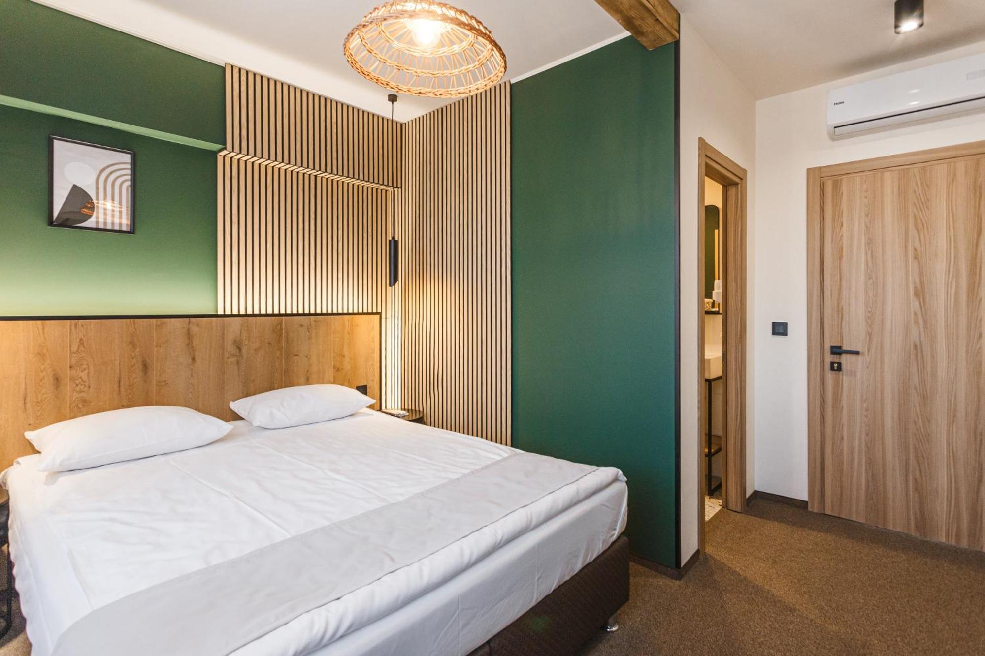 Stokker Hotel Oradea Bagian luar foto