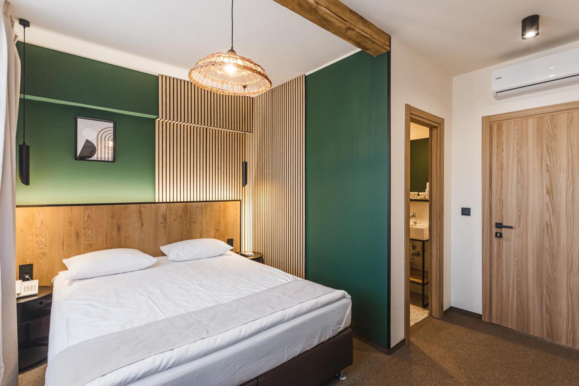 Stokker Hotel Oradea Bagian luar foto