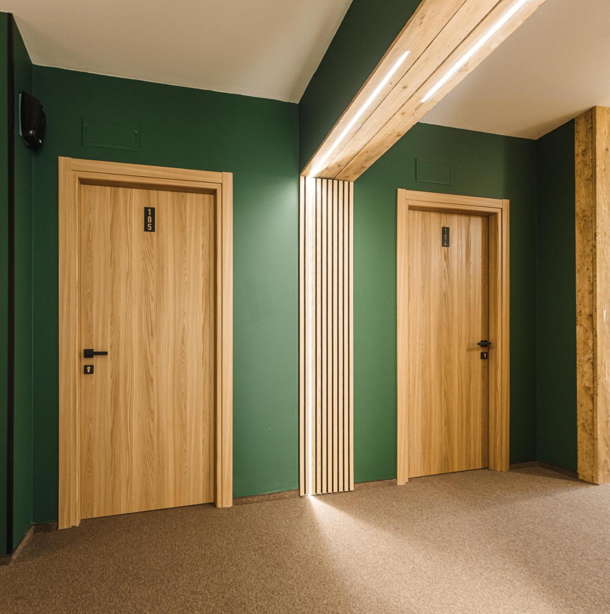 Stokker Hotel Oradea Bagian luar foto